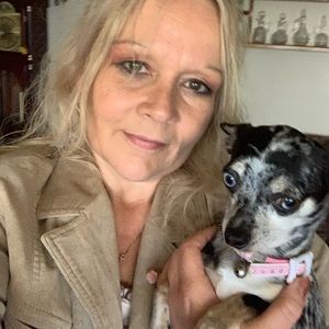 Meet your Posher, Crystal